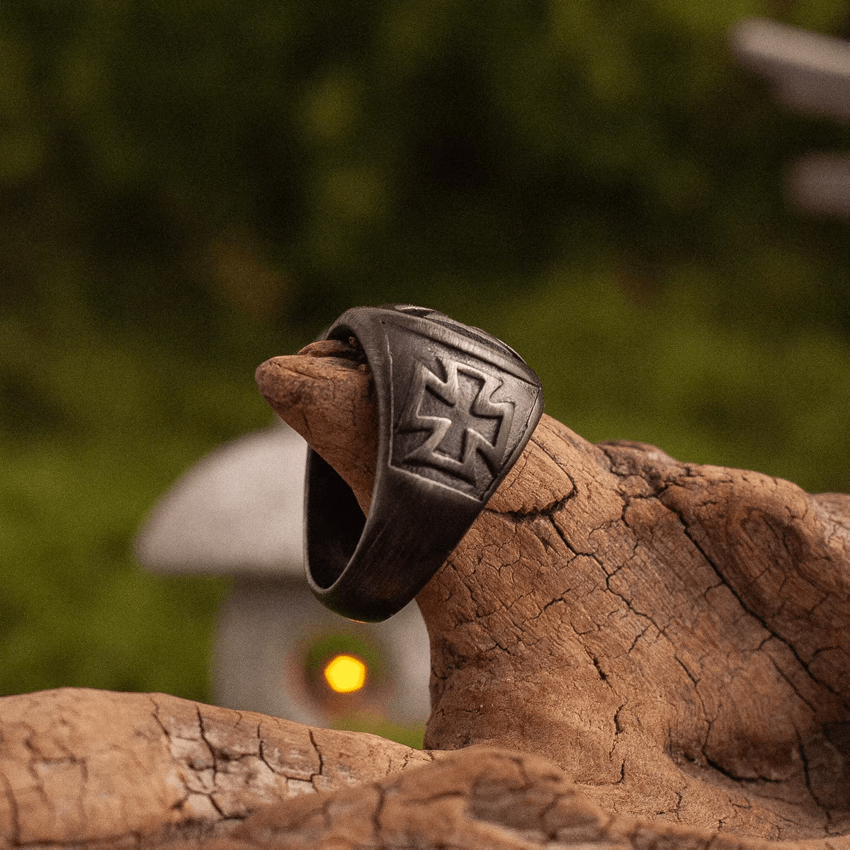 War Medal Iron Cross Signet Ring – Vintage Black Stainless Steel Ring - Night Works