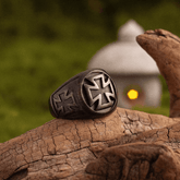 War Medal Iron Cross Signet Ring – Vintage Black Stainless Steel Ring - Night Works