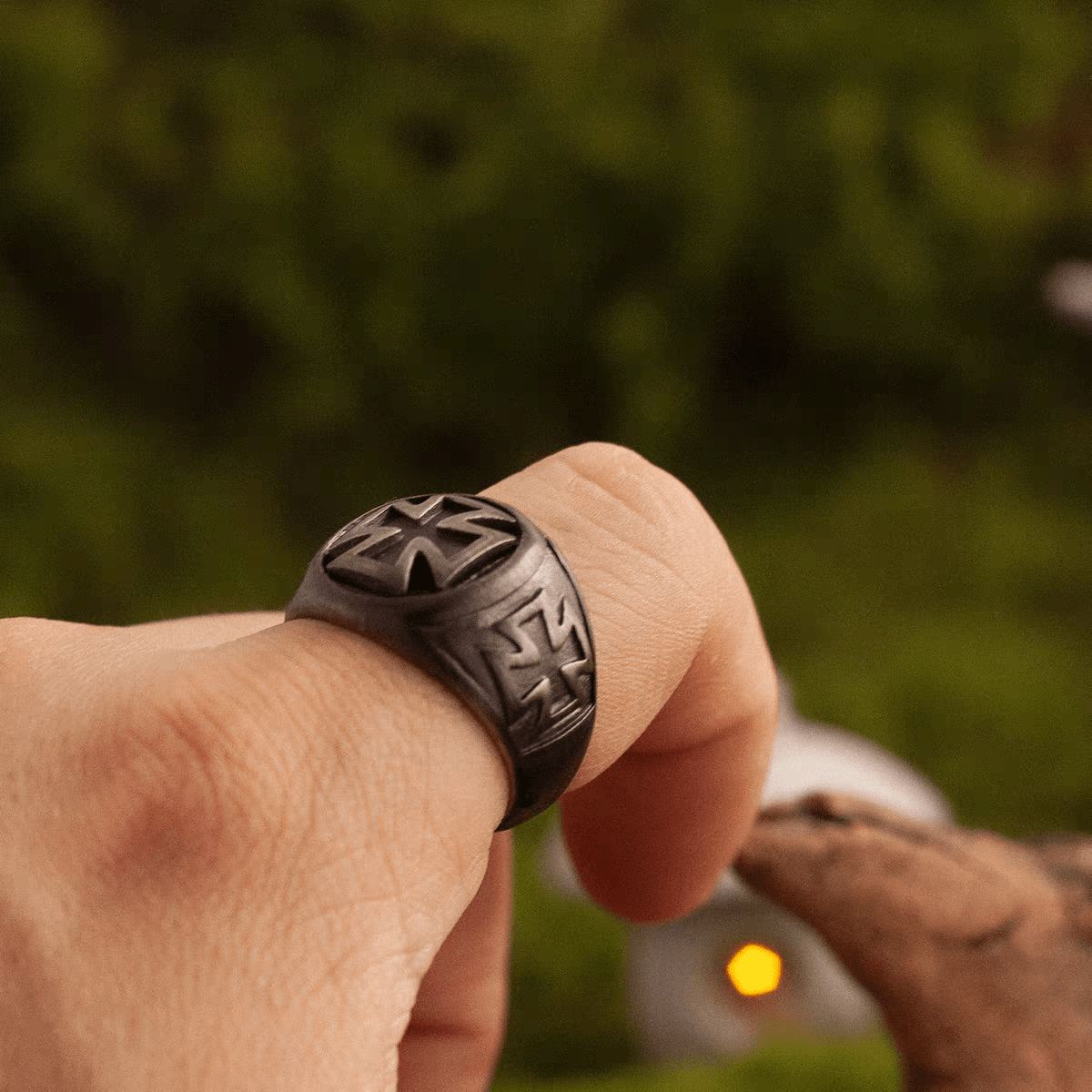 War Medal Iron Cross Signet Ring – Vintage Black Stainless Steel Ring - Night Works