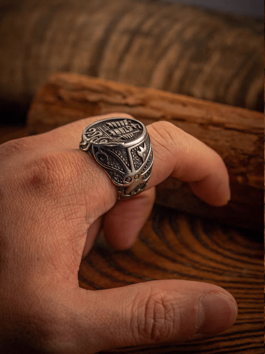 Kraken Attack Signet Ring – Vintage Stainless Steel Sea Monster Ship Ring for Men - Night Works