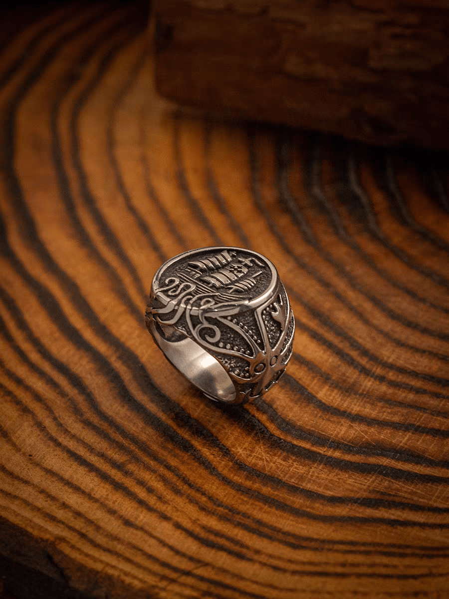 Kraken Attack Signet Ring – Vintage Stainless Steel Sea Monster Ship Ring for Men - Night Works