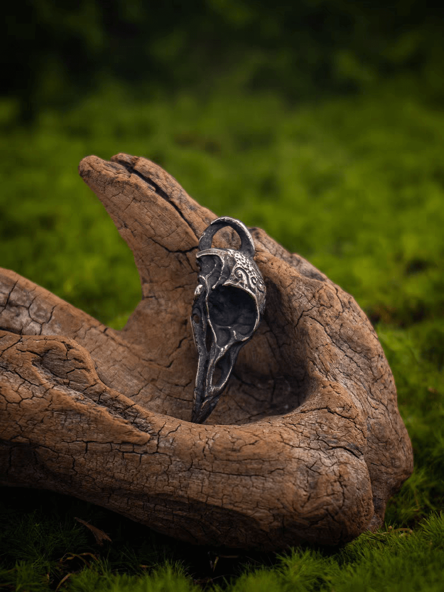 Pray for Victory Nordic Viking Raven Skull Retro Pendant Necklace - Night Works