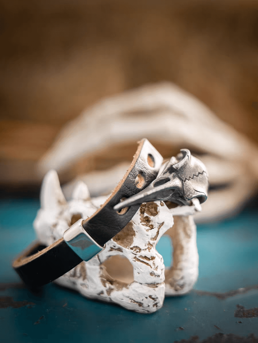 Raven Skull Leather Bracelet – Viking Norse Symbolic Jewelry - Night Works