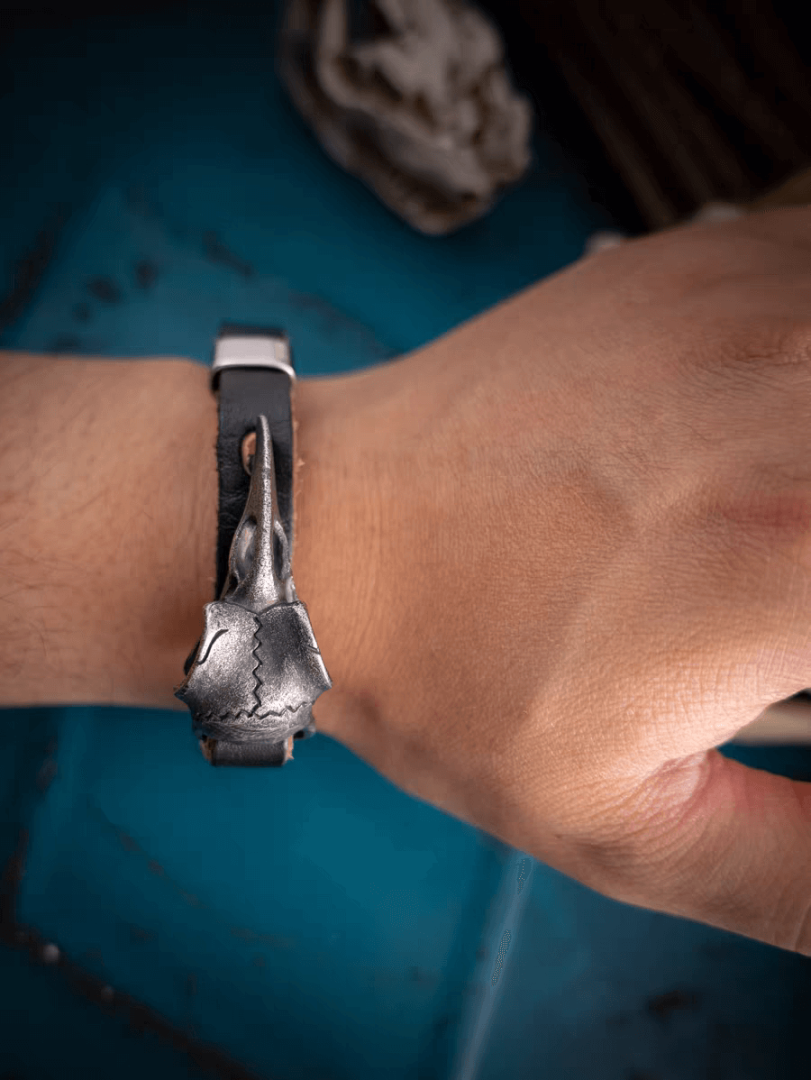 Raven Skull Leather Bracelet – Viking Norse Symbolic Jewelry - Night Works