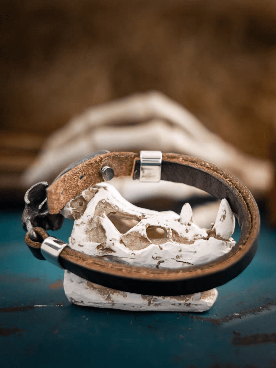 Raven Skull Leather Bracelet – Viking Norse Symbolic Jewelry - Night Works