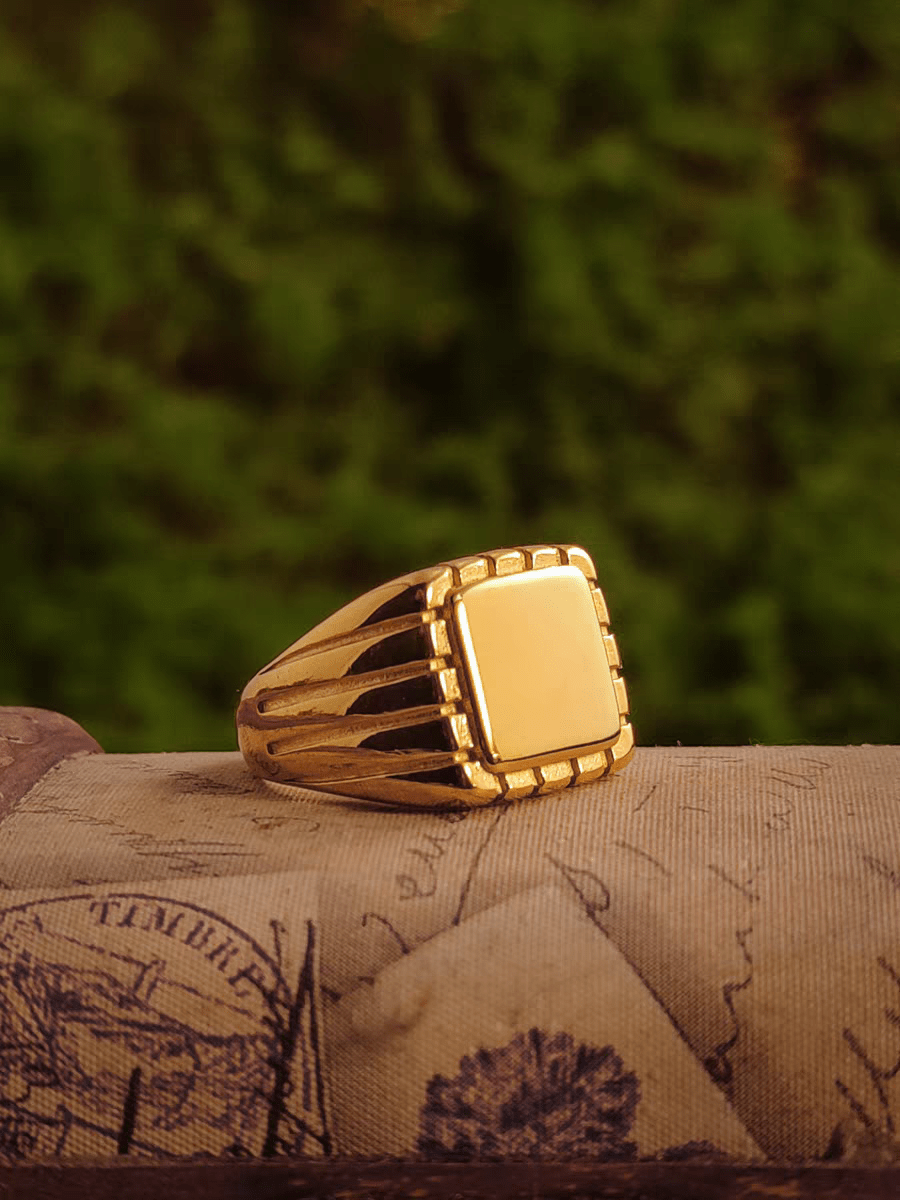 Rumor – European Renaissance Vintage Gold Small Square Ring - Night Works