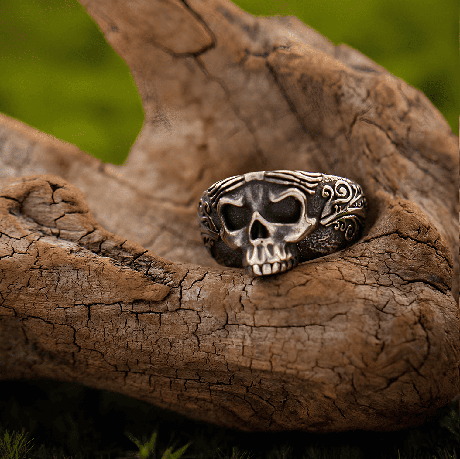 Santa Muerte – Holy Death Skull Ring - Night Works