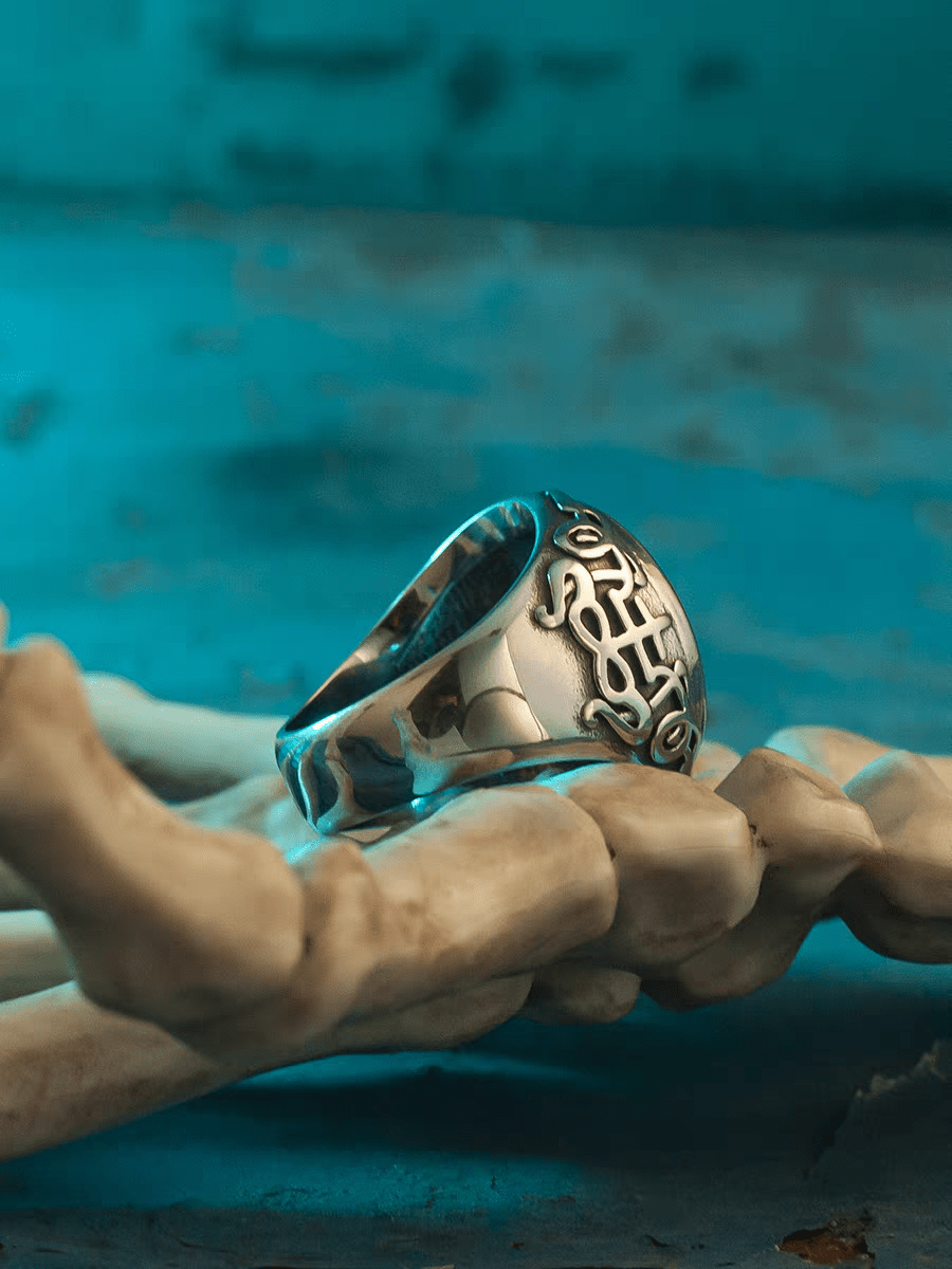 Satan’s Call Inverted Pentagram Ring – Gothic Stainless Steel Seal Ring - Night Works