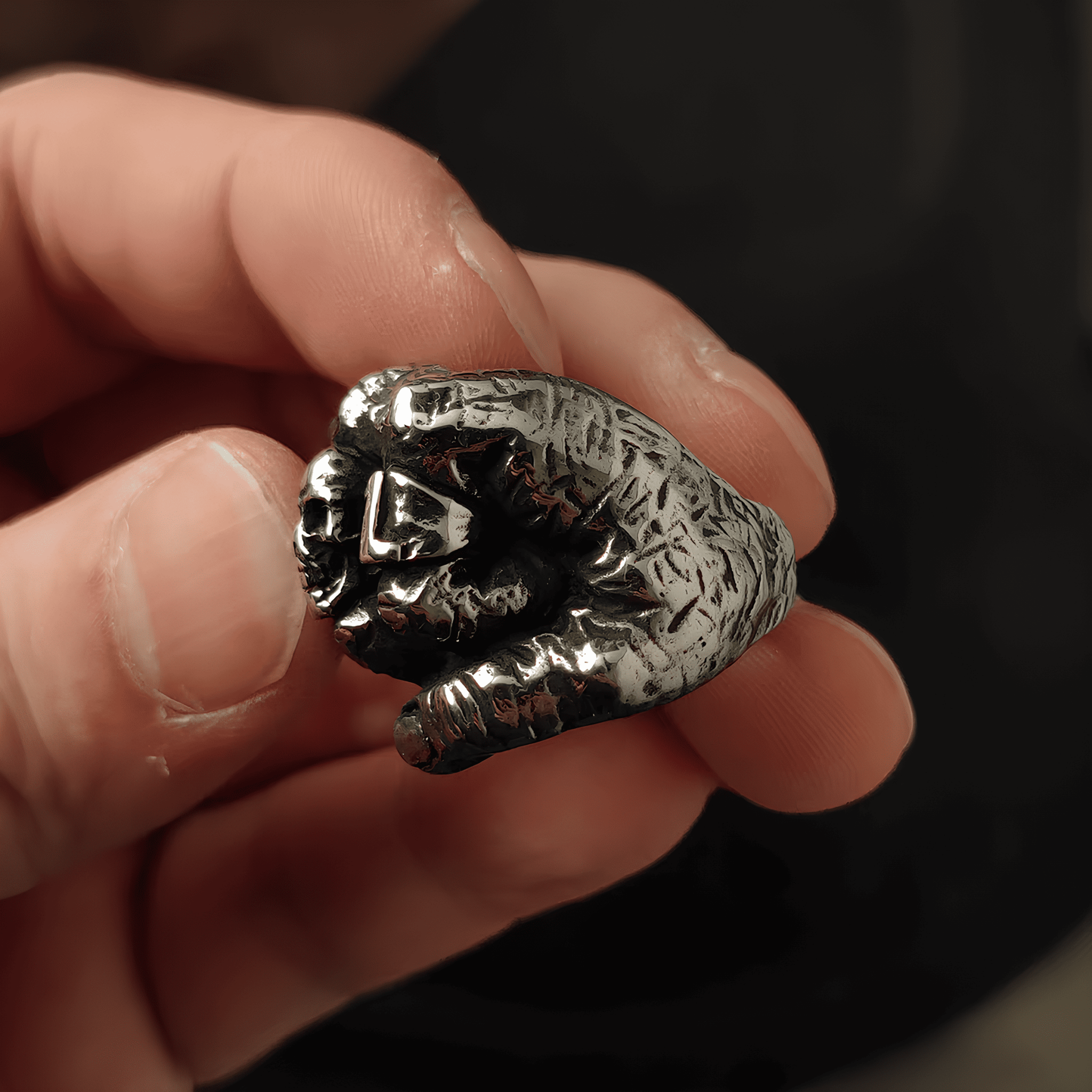 Titanium Steel Knuckle Skull Ring - American Retro Street Style - Night Works